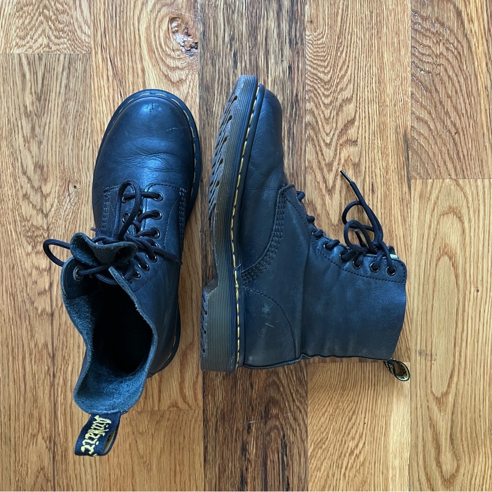 Black Dr. Martens 1460 Pascal lace up boots
